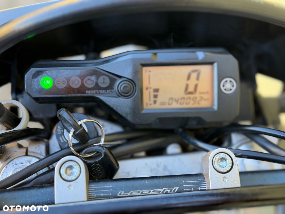 Yamaha WR - 37