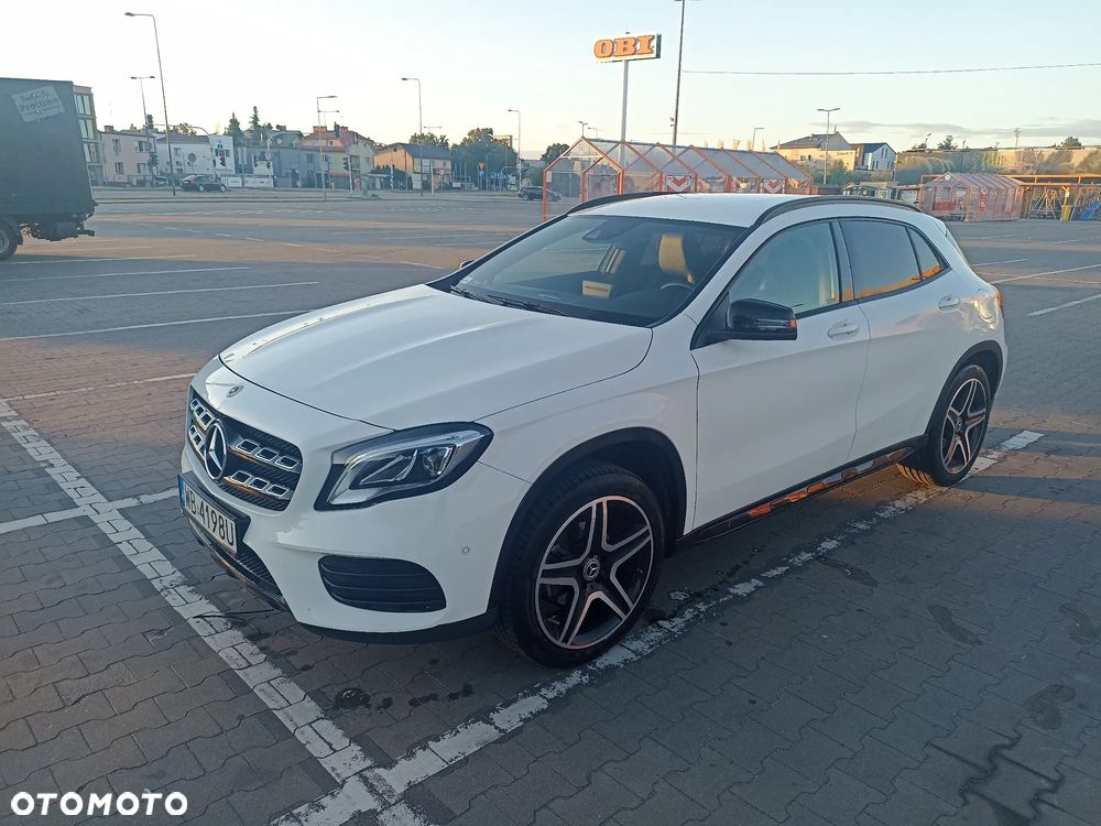 Mercedes-Benz GLA 200 7G-DCT AMG Line - 1