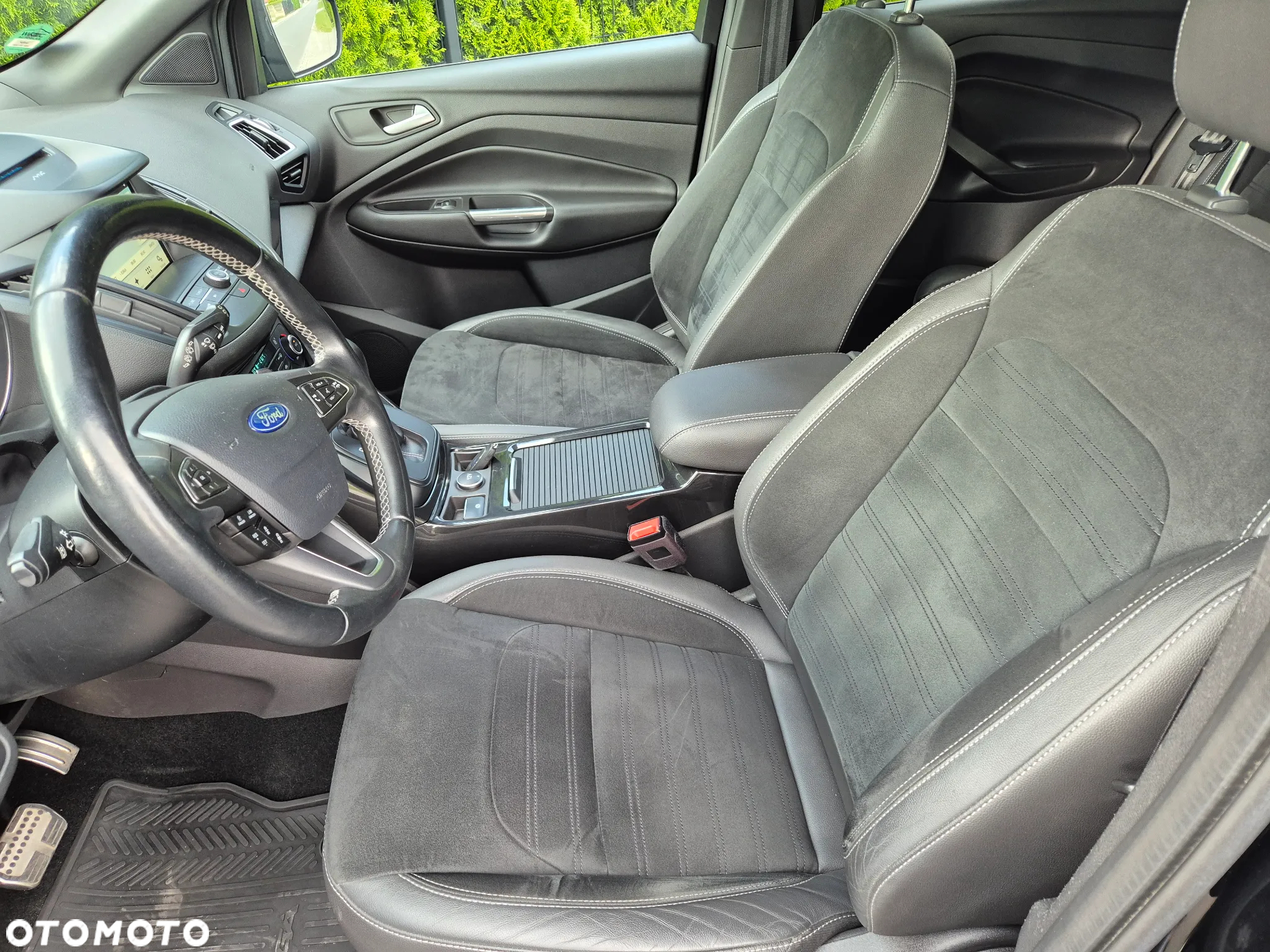 Ford Kuga 2.0 TDCi 4x4 ST-Line - 28