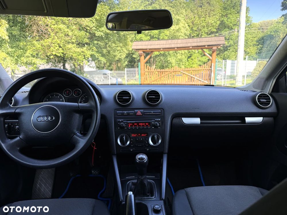 Audi A3 3-drzwiowe 1.6 FSI Ambition - 15
