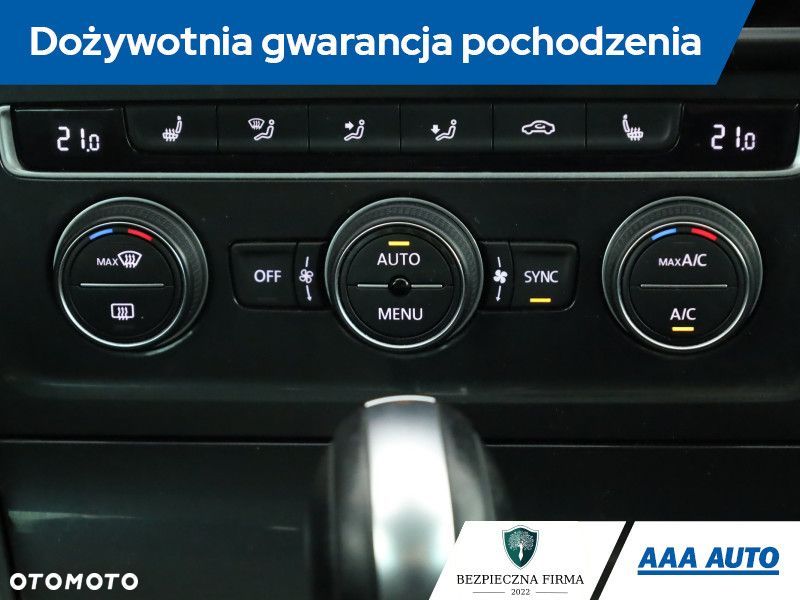 Volkswagen Golf - 11