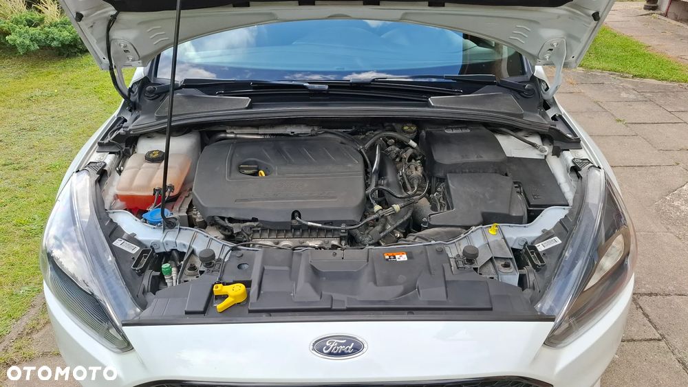 Ford Focus 1.5 EcoBoost ST-Line - 23
