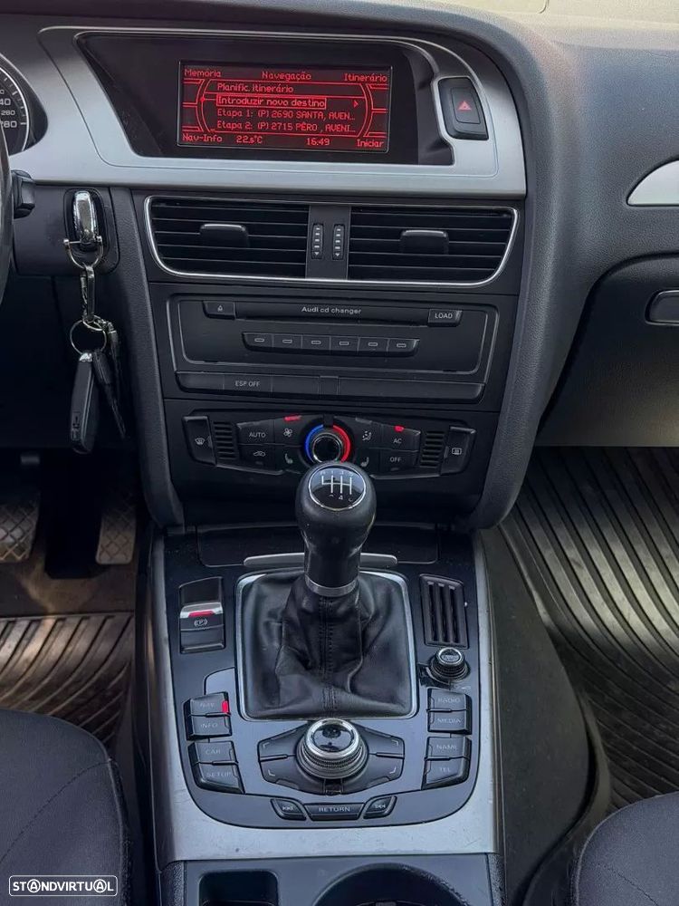 Audi A4 Avant 2.0 TDI Advance - 9