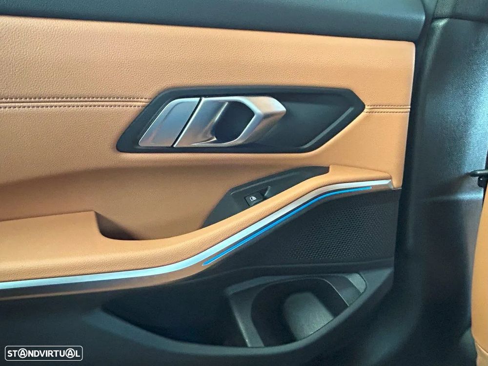 BMW 330 e Pack M Auto - 27