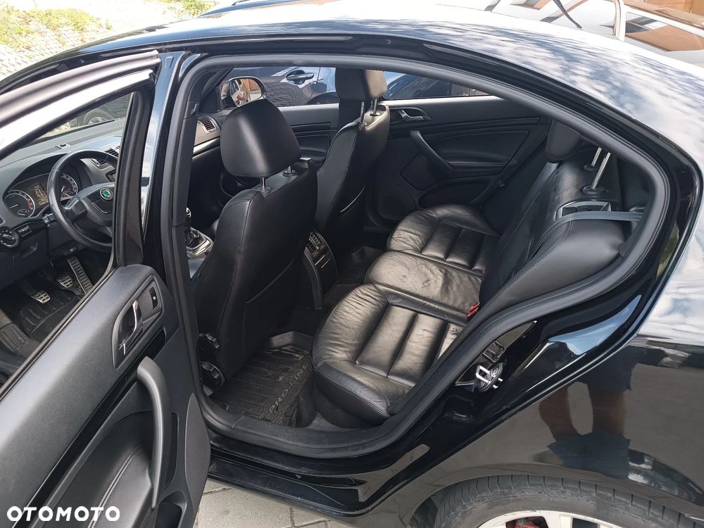 Skoda Octavia 2.0 TDI DPF RS - 8