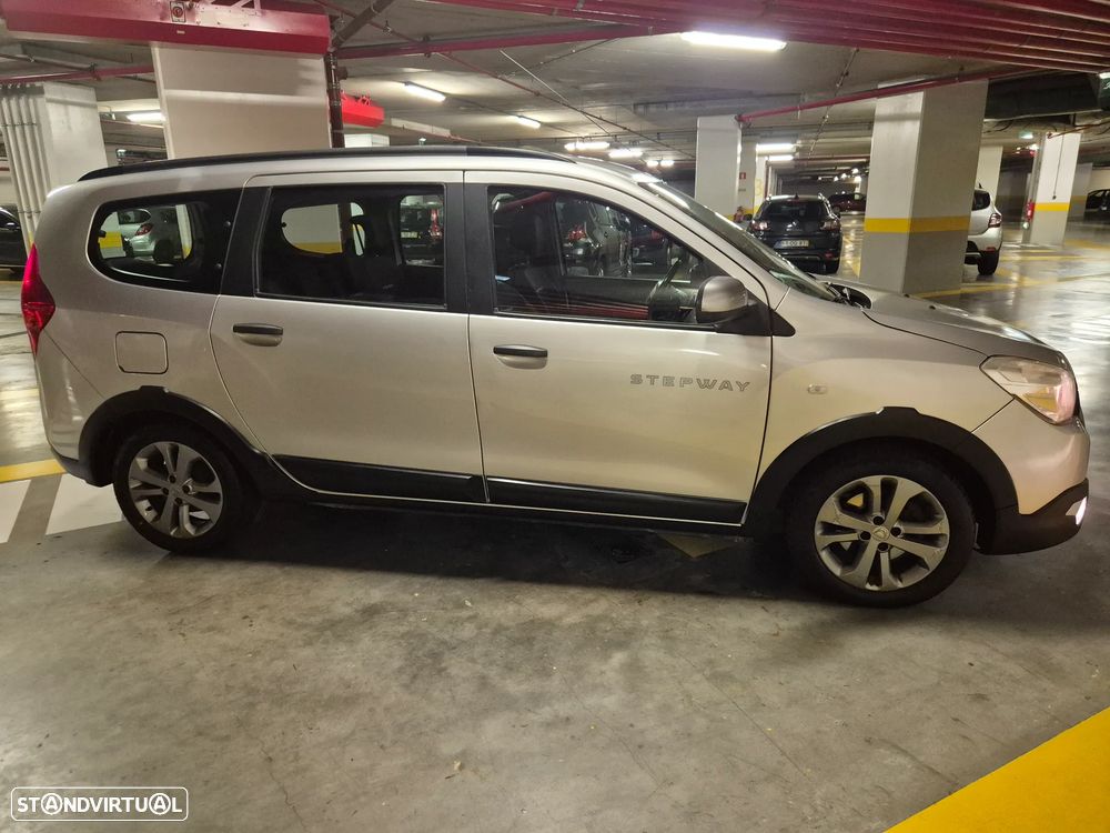 Dacia Lodgy 1.5 dCi Stepway 7L - 8