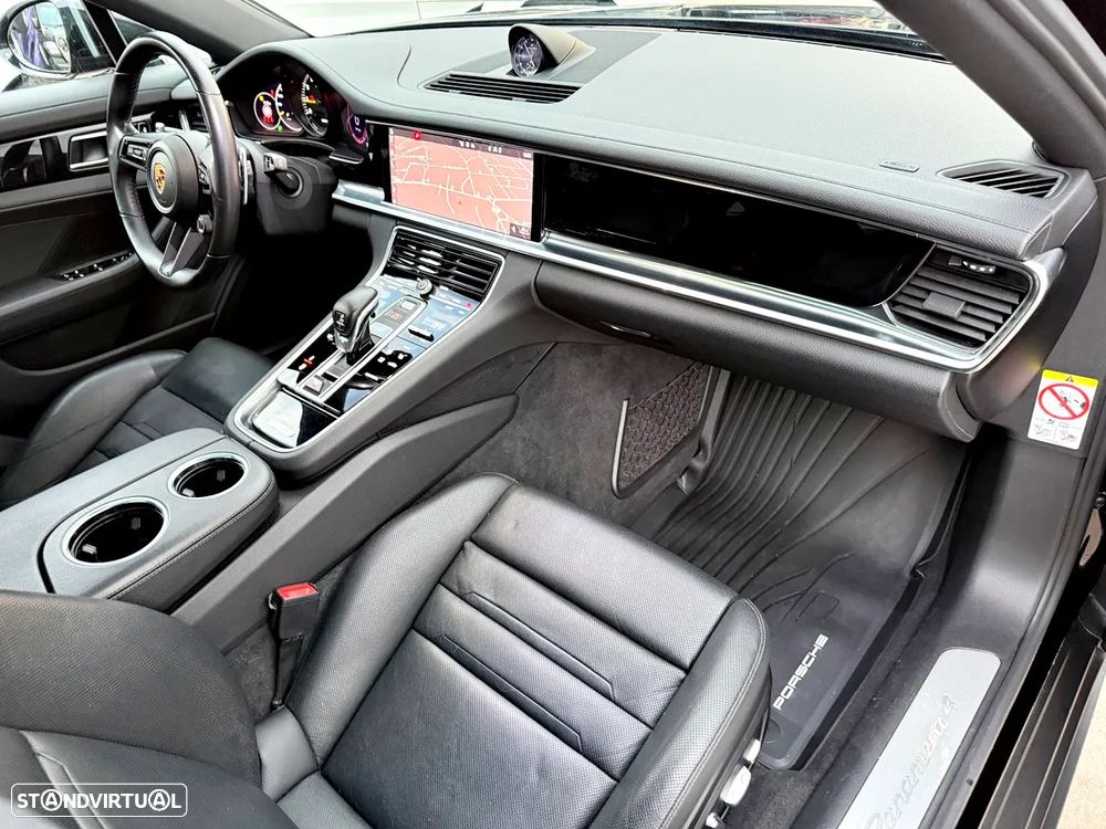 Porsche Panamera 4 E-Hybrid - 27