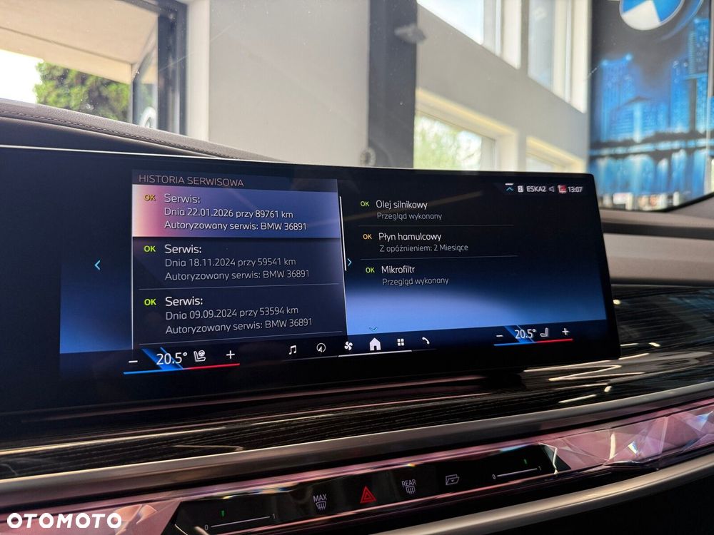 BMW Seria 7 - 32