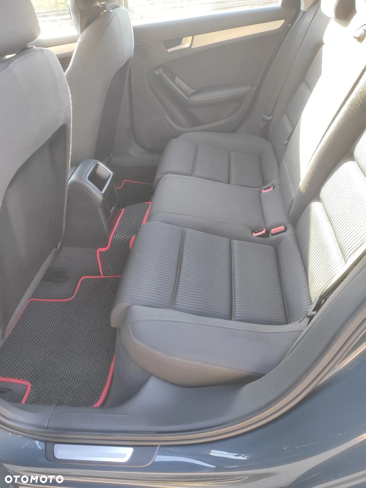 Audi A4 Limousine - 15