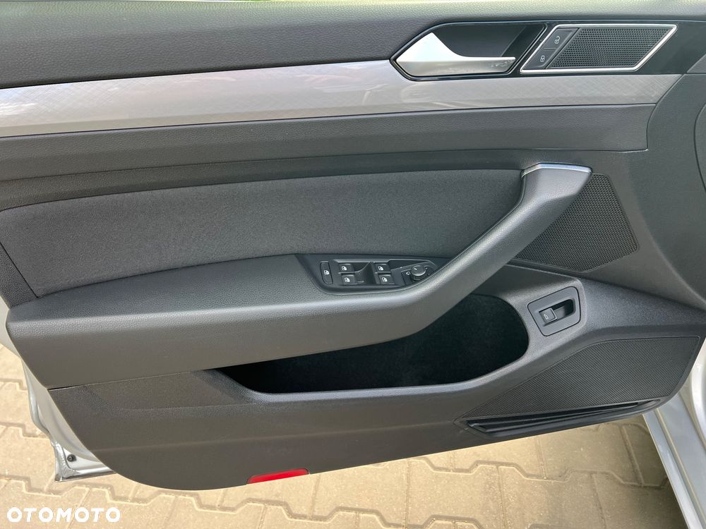 Volkswagen Passat Variant 1.5 TSI EVO Business DSG - 13