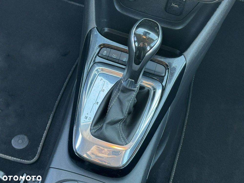 Opel Crossland X - 32