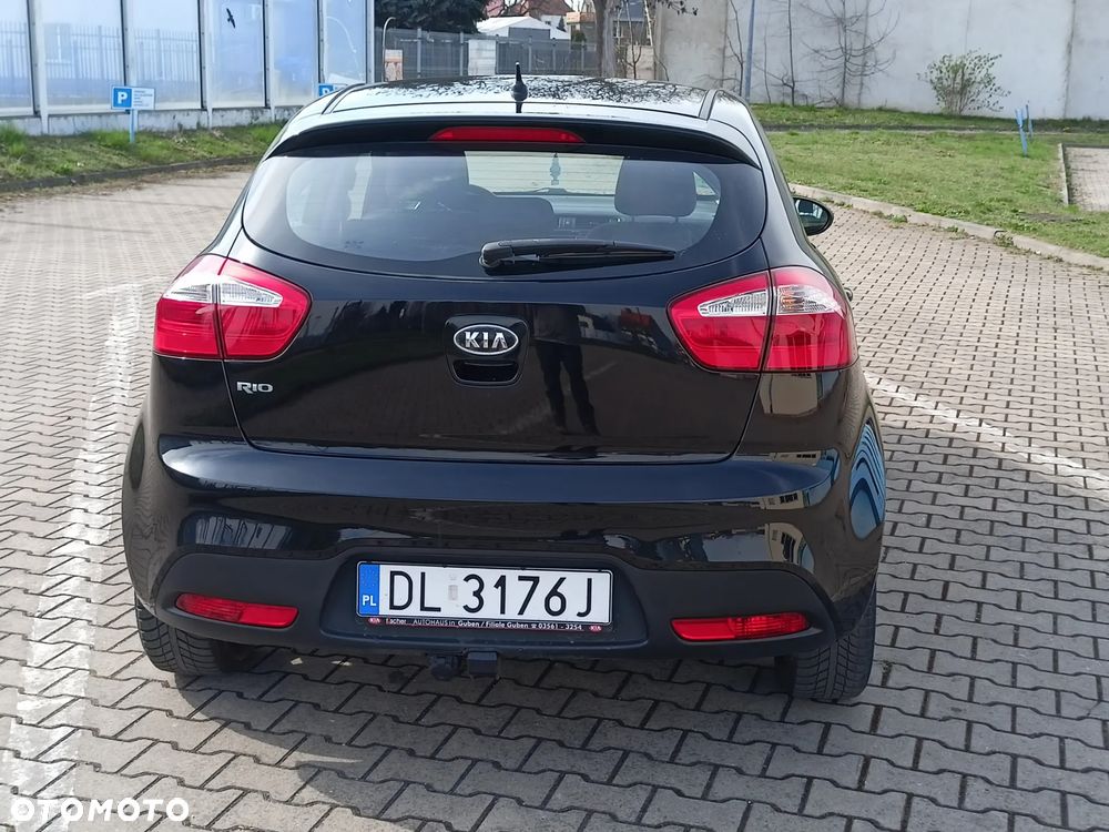 Kia Rio 1.2 Attract - 12