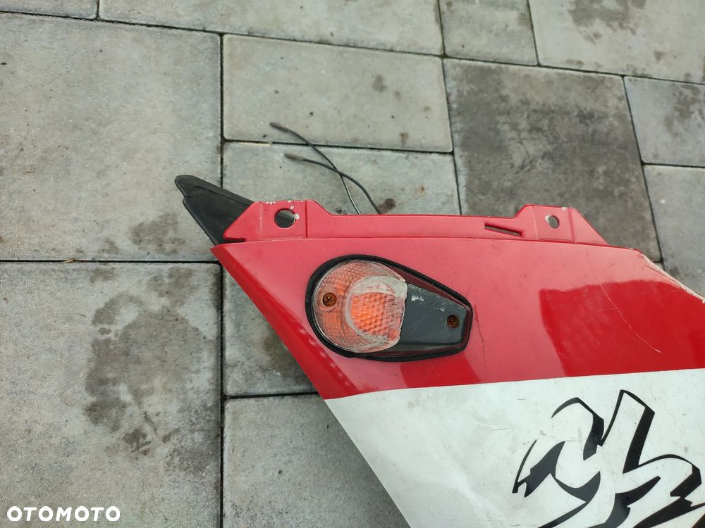 Owiewka, osłona lewa, bok, boczek lewy, wypełnienie owiewki, kierunkowskaz Yamaha R1 RN04 - 2