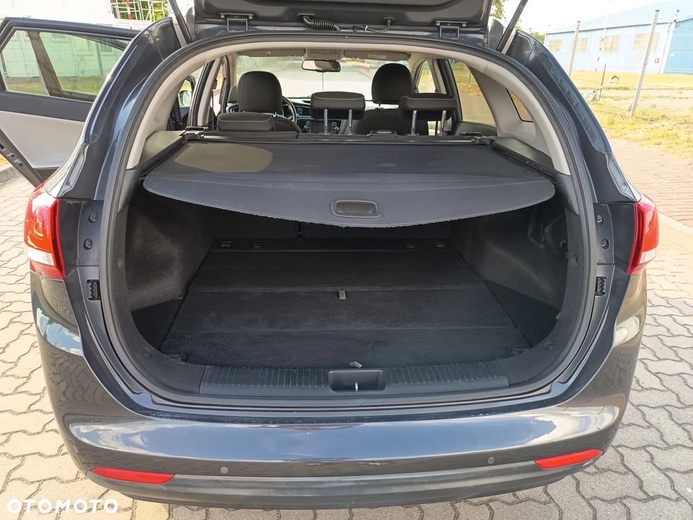 Kia Ceed - 13
