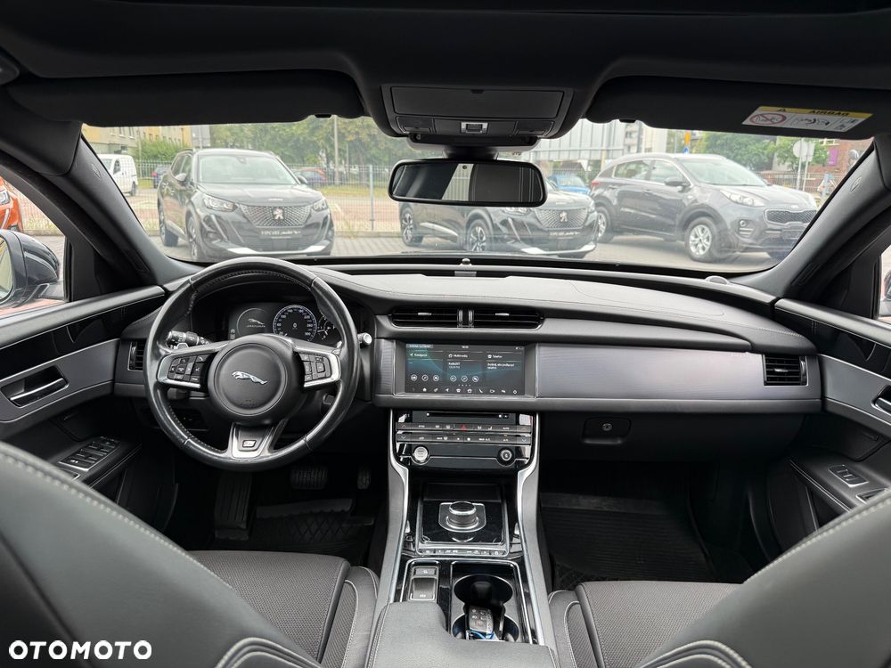 Jaguar XF 2.0 i4D R-Sport - 19