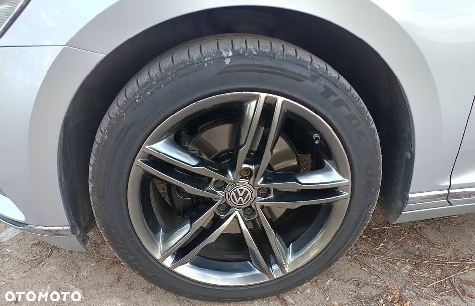 Volkswagen Passat - 8