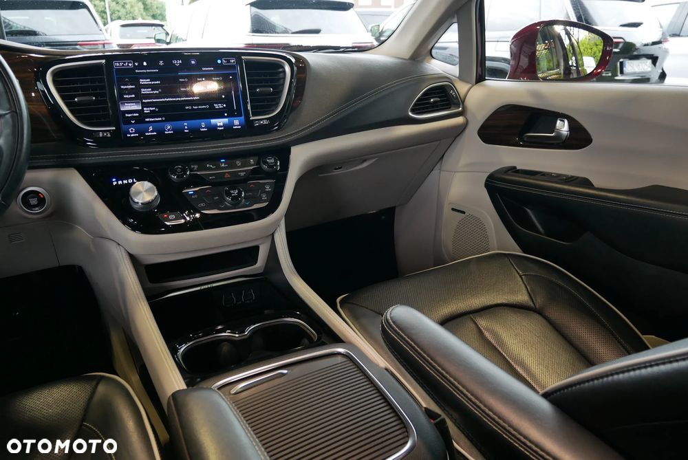Chrysler Pacifica - 18
