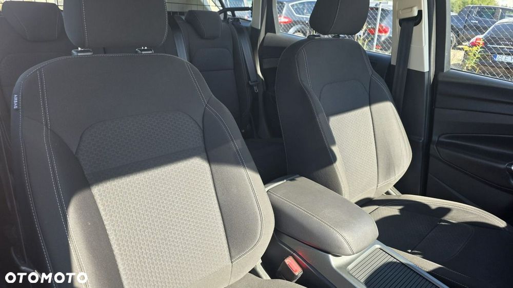 Ford Kuga - 10