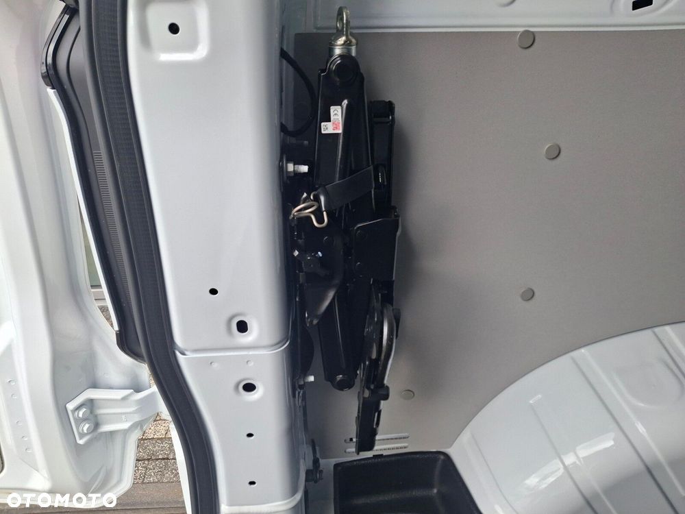 Volkswagen Transporter Furgon Plus - 31