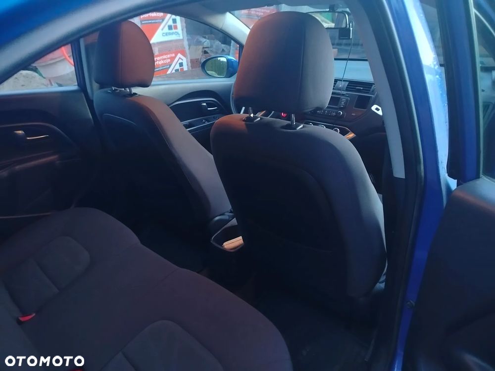 Kia Rio - 23