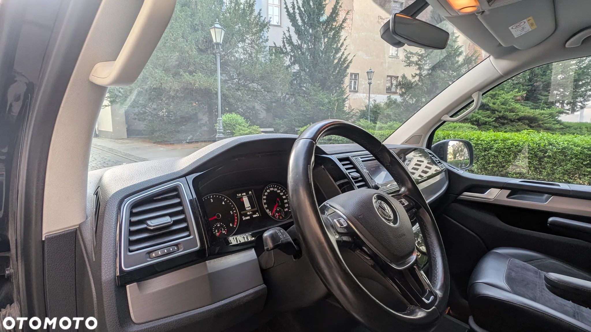 Volkswagen Multivan 2.0 BiTDI L1 Generation SIX DSG - 14