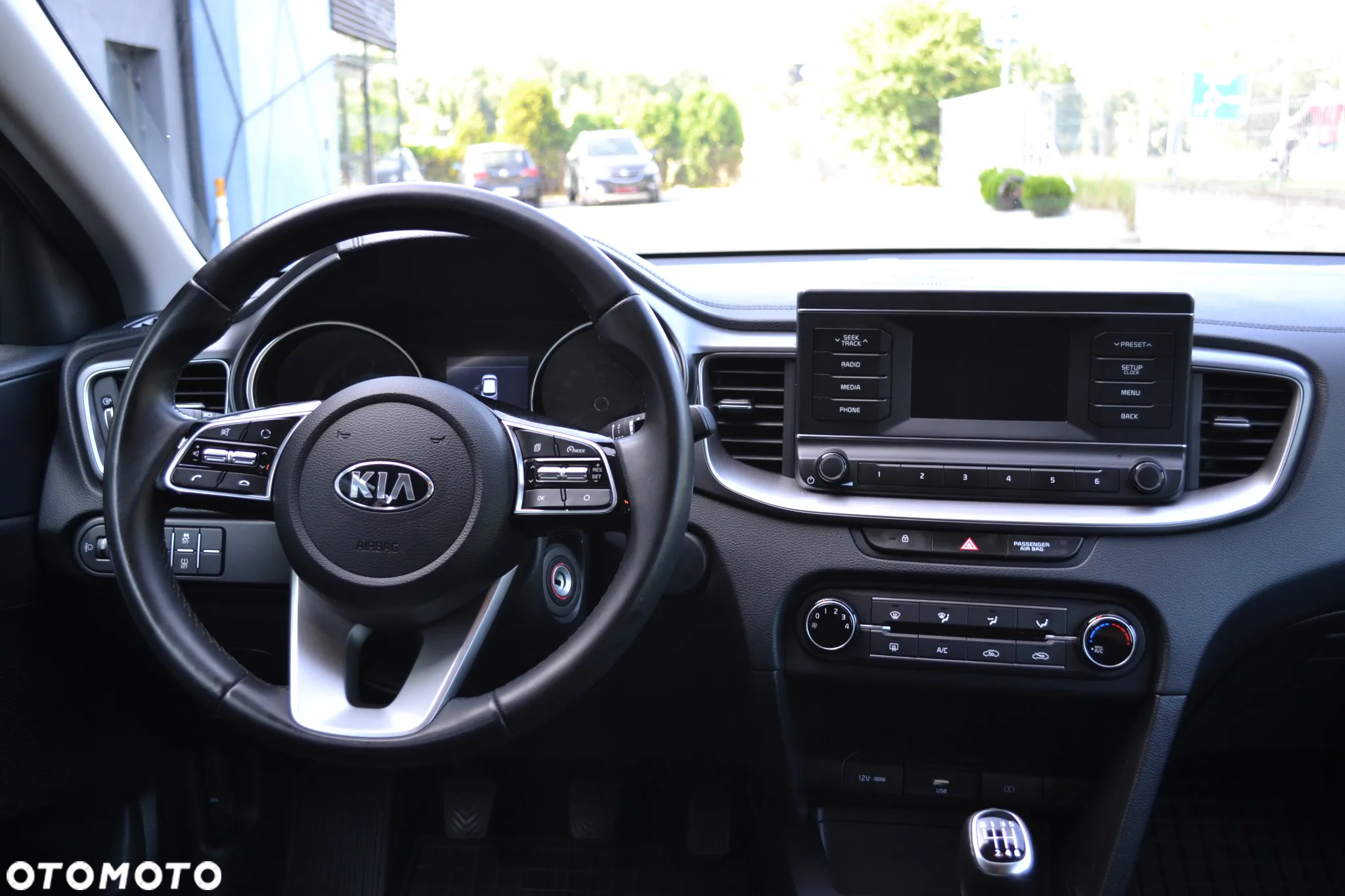 Kia Ceed 1.6 CRDi SCR M - 14