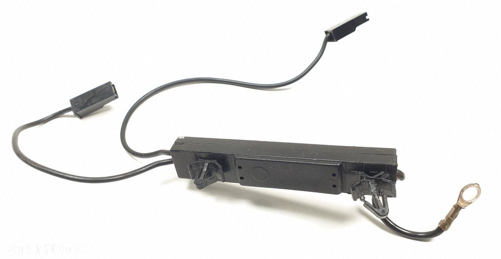 WZMACNIACZ ANTENY MERCEDES W209 A2038209489 - 2