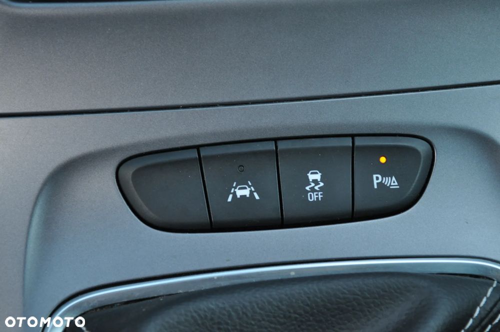 Opel Astra 1.4 Turbo Dynamic - 31