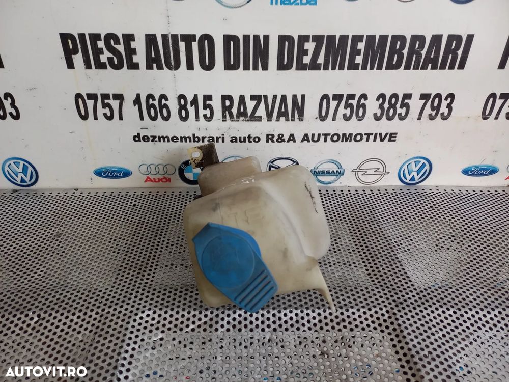 Bidonas Vas Lichid Parbriz Vw Golf 4 - Dezmembrari Arad - 1