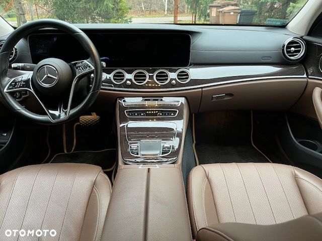 Mercedes-Benz Klasa E ver-220-d-4--matic-exclusive - 6