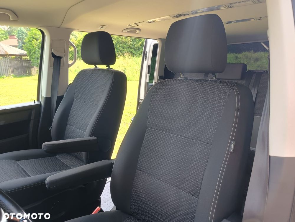 Volkswagen Multivan - 32