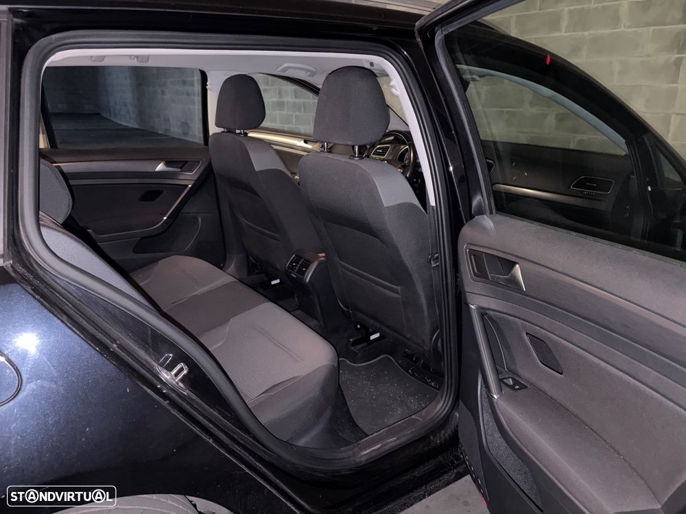 VW Golf Variant 1.6 TDi Confortline - 4