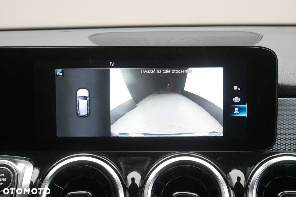 Mercedes-Benz GLB - 21