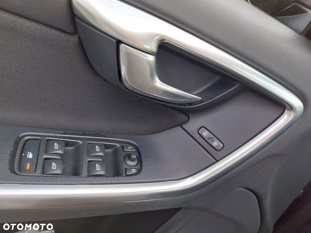 Volvo S60 DRIVe Kinetic - 25