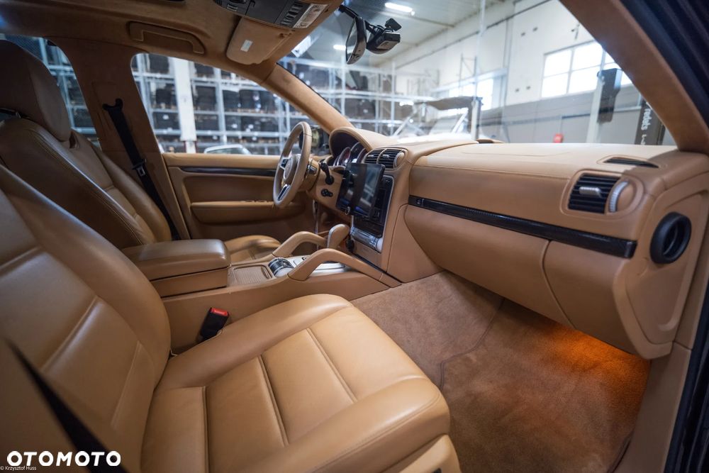 Porsche Cayenne - 17