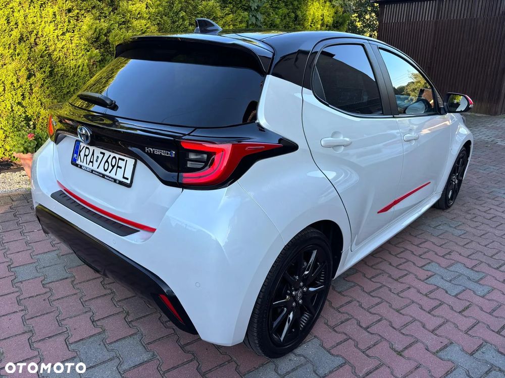 Toyota Yaris 116 1.5 VVT-i Black&White - 4