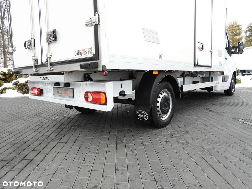 Renault MASTER CHŁODNIA KONTENER 0*C LEDY KLIMATYZACJA  165KM - 25