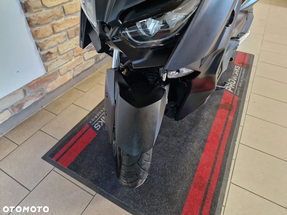 Yamaha X-max - 12