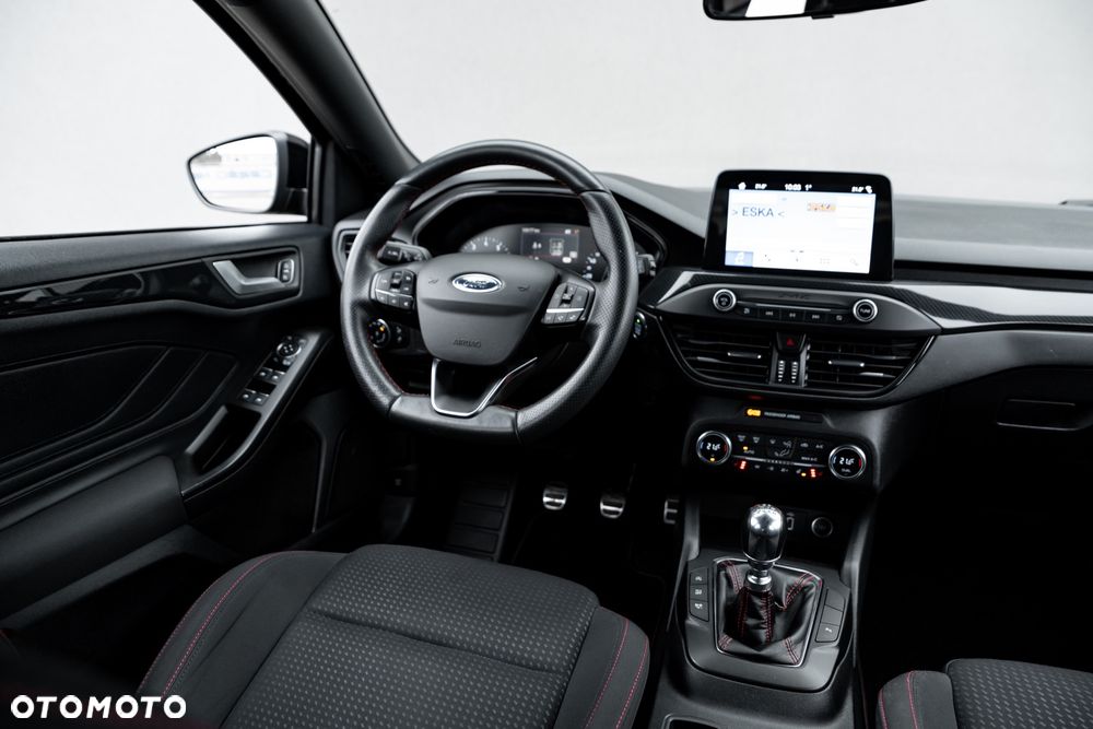 Ford Focus 1.0 EcoBoost Trend - 28