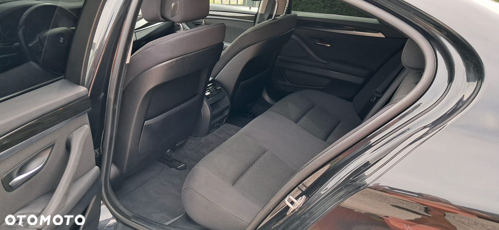 BMW Seria 5 528i Luxury Line - 16
