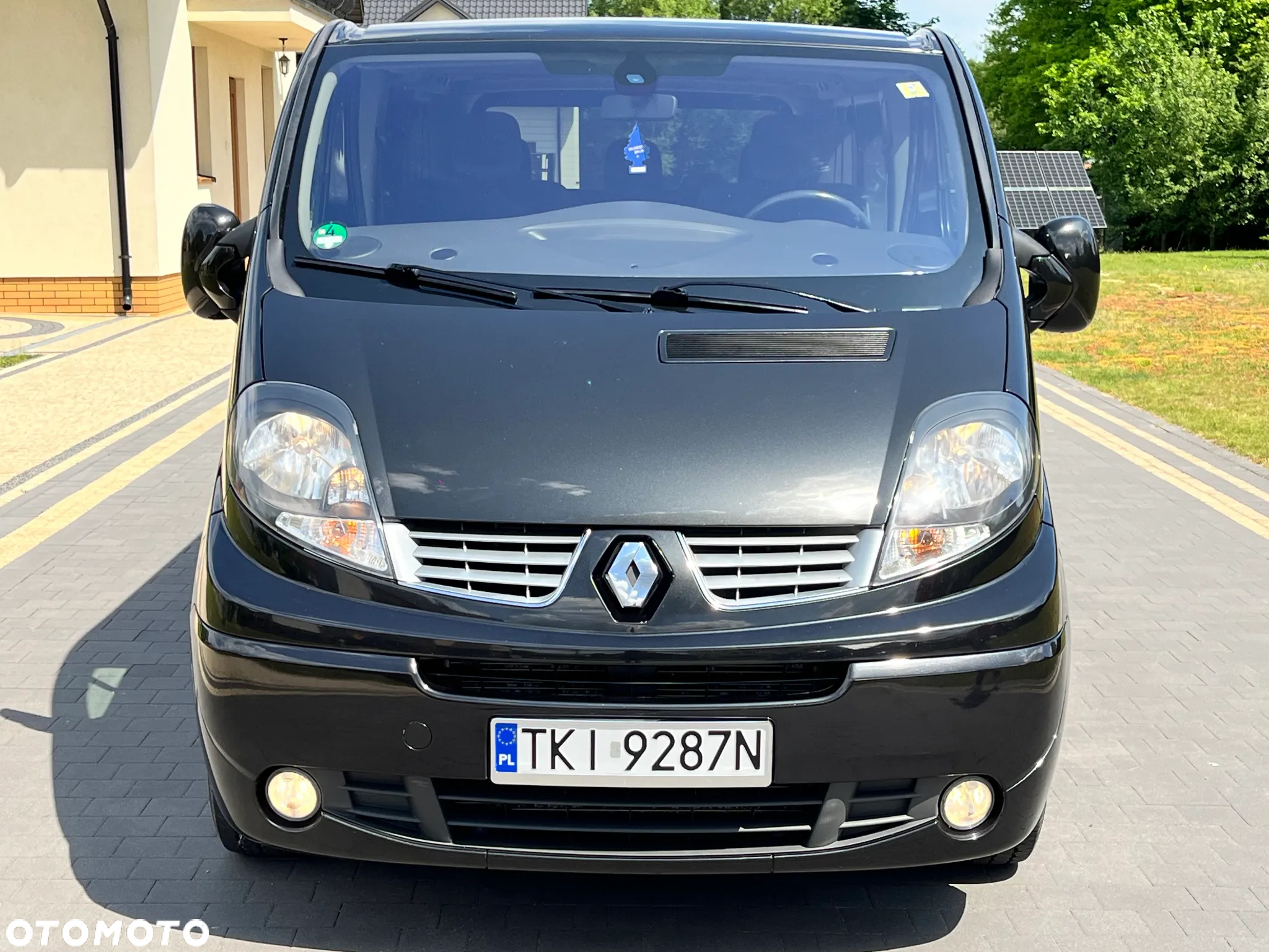 Renault Trafic Grand Passenger Black Edition - 3