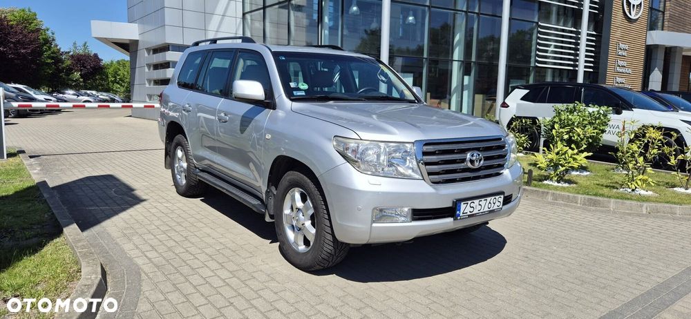 Toyota Land Cruiser - 1