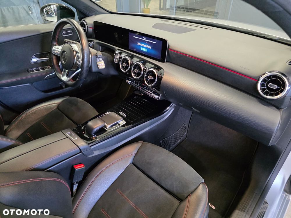 Mercedes-Benz Klasa A 220 4-Matic AMG Line 7G-DCT - 16