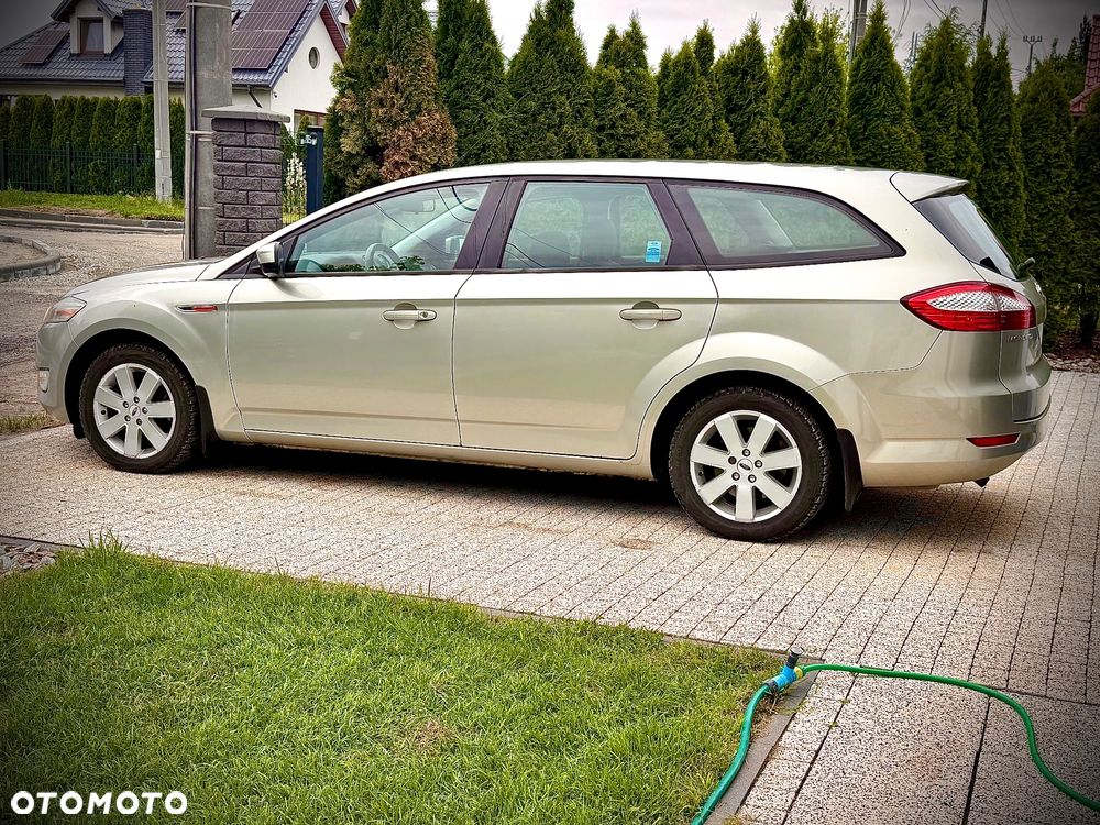 Ford Mondeo 2.0 Ghia - 6