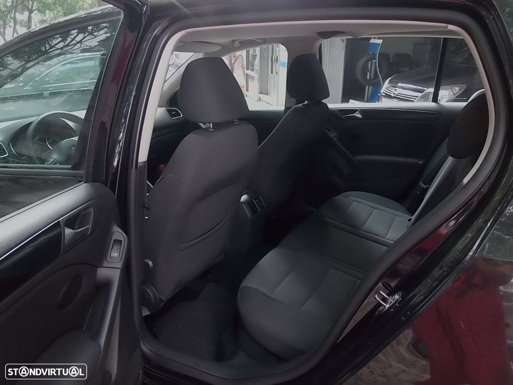 VW Golf 1.6 TDi Highline - 14