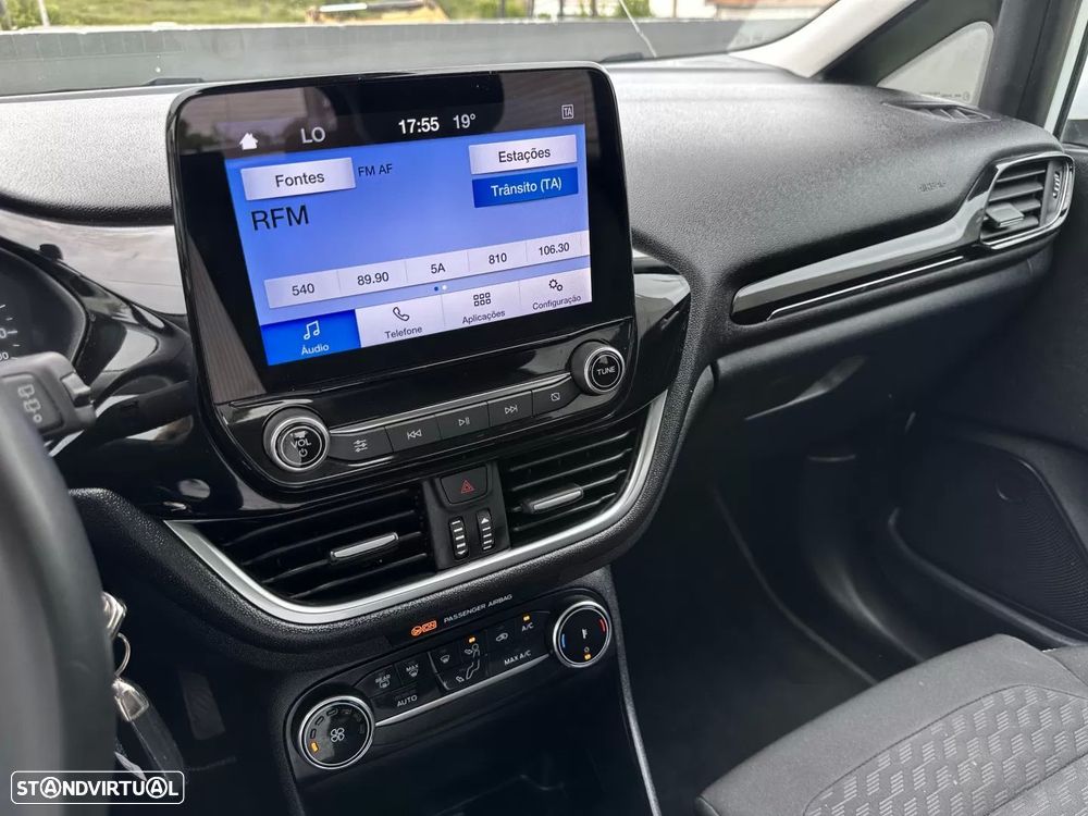 Ford Fiesta 1.0 EcoBoost Hybrid S&S TITANIUM - 35