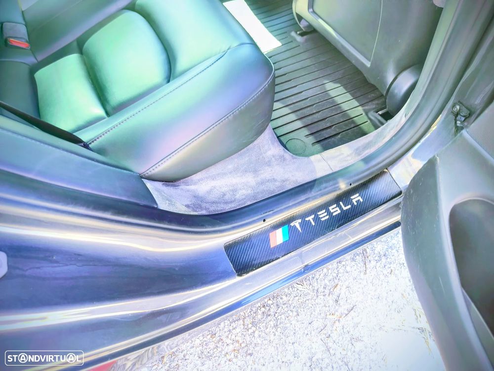 Tesla Model 3 Standard Range Plus RWD - 24