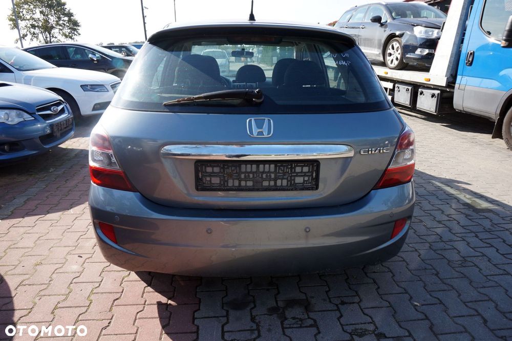 HONDA CIVIC VII LIFT 5D HB 2005 NH674P 1.6 16V D16V1 110KM SZARY COSMIC na części - 4