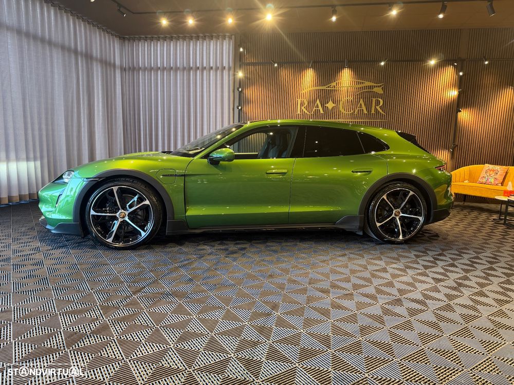 Porsche Taycan Cross Turismo 4S - 3