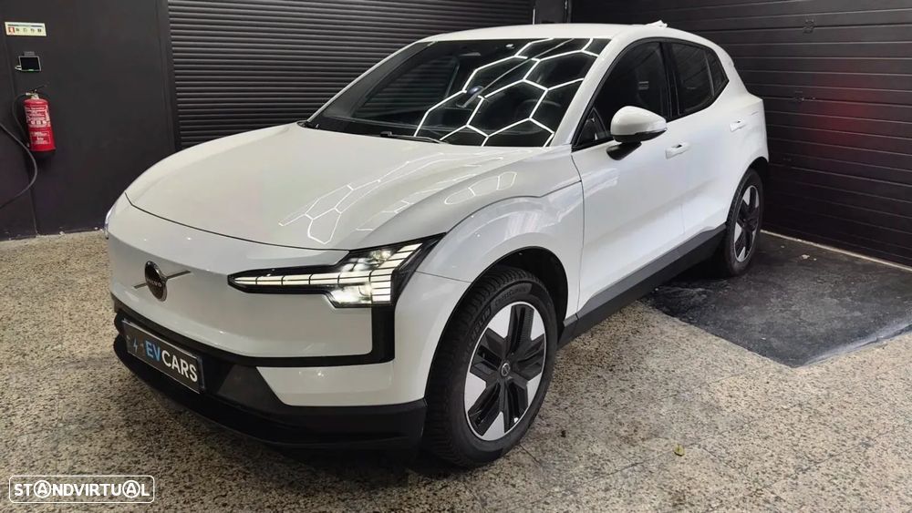 Volvo EX30 Single Motor Extended Range RWD Core - 1